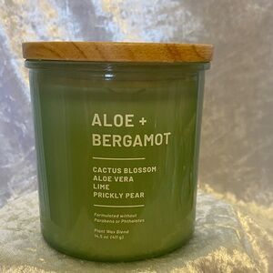 Threshold, Aloe + Bergamot Green Scented Candle